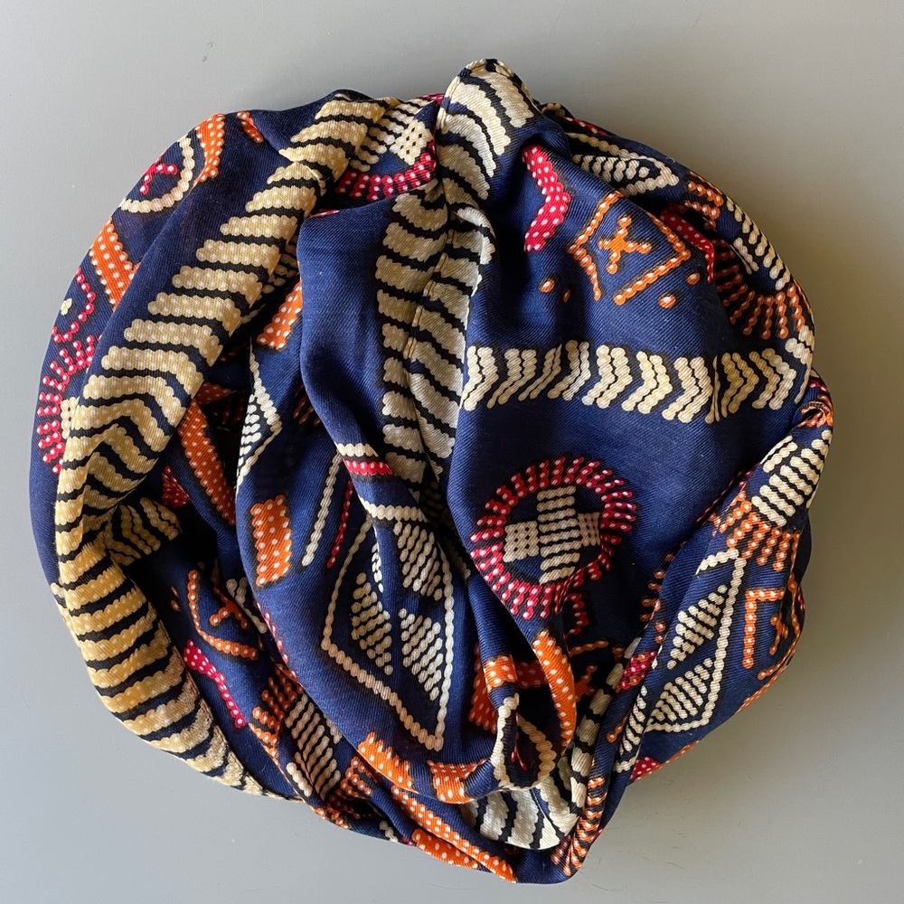 EUC Natasha Geometric Design Infinity Scarf